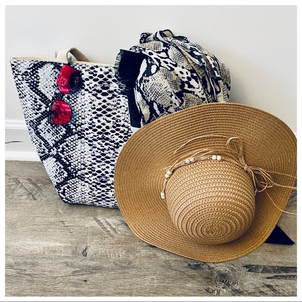 ✨LAST ONES✨CHIC PYTHON PRINT CANVAS TOTE BAG - Picture 5 of 7